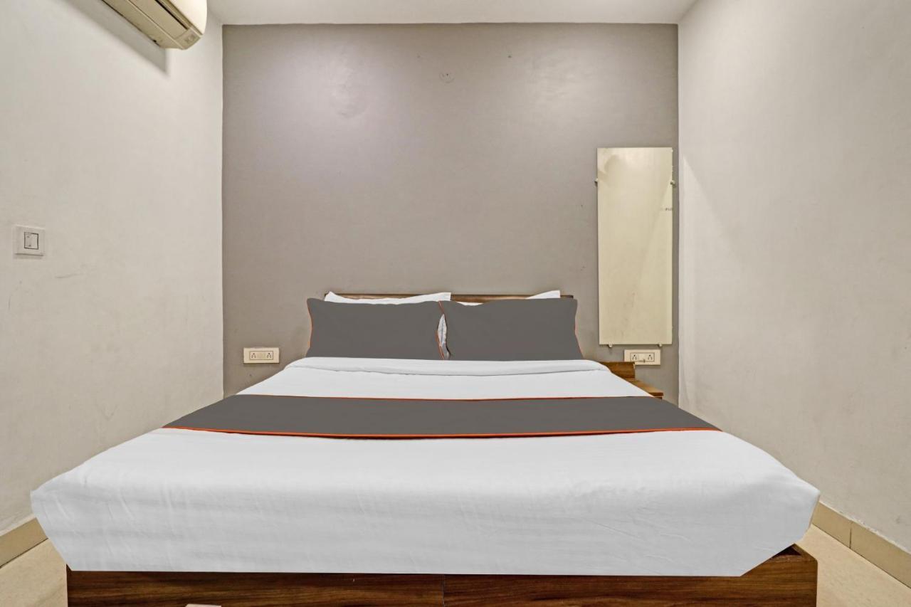 Hotel Collection O Seven Heaven Neu-Delhi Exterior foto